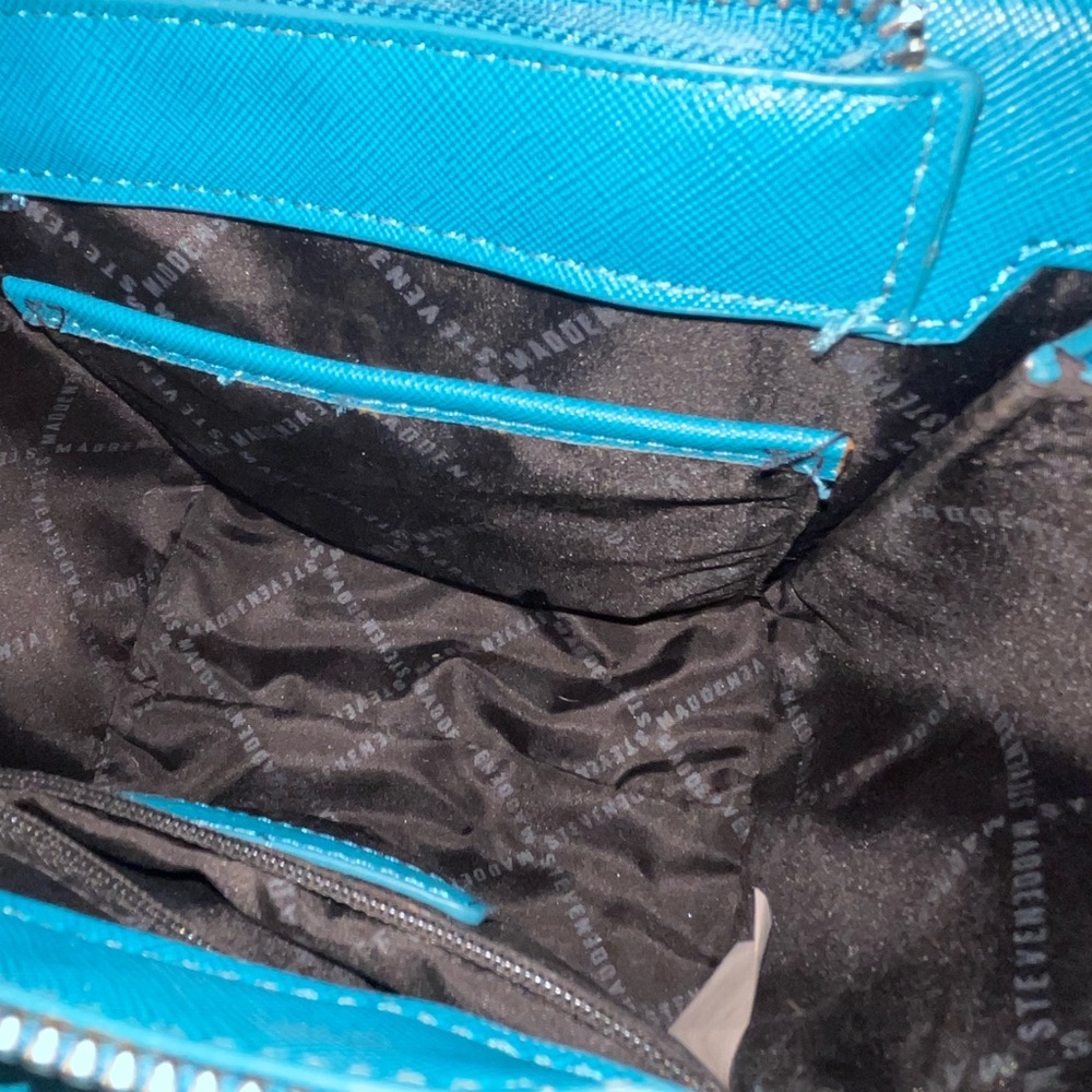 Steve Madden Tote Bag - Picture 4 of 5